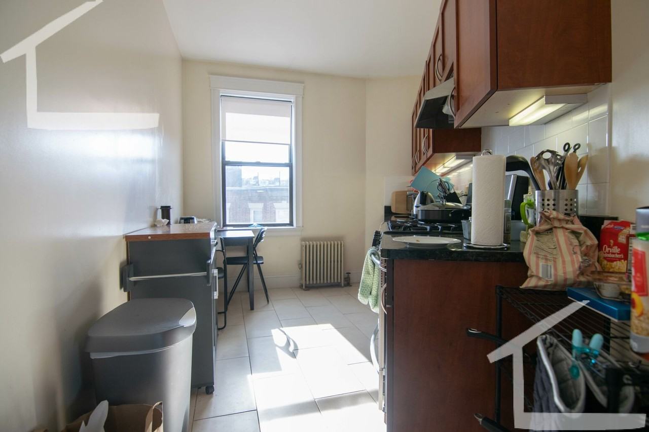 1339 Commonwealth Ave - Photo 4 of 6