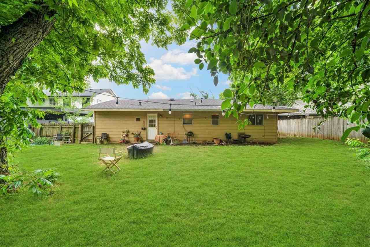 1104 Kinney Ave - Photo 7 of 24