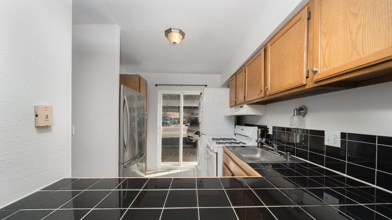 3150 Van Teylingen Dr #A - Photo 5 of 14