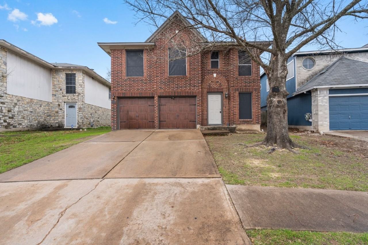 911 Flatters Way - Photo 3 of 31