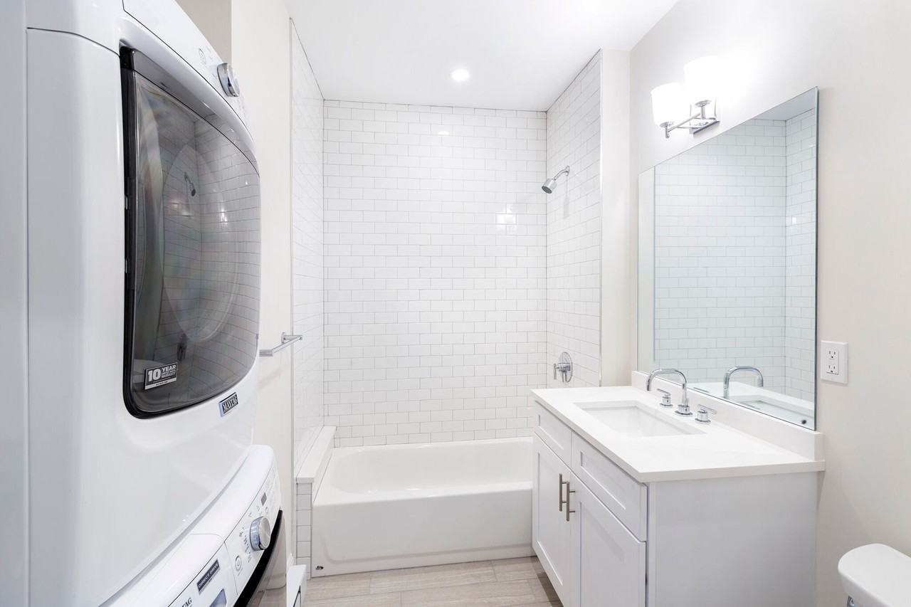 1906 Washington St - Photo 2 of 9