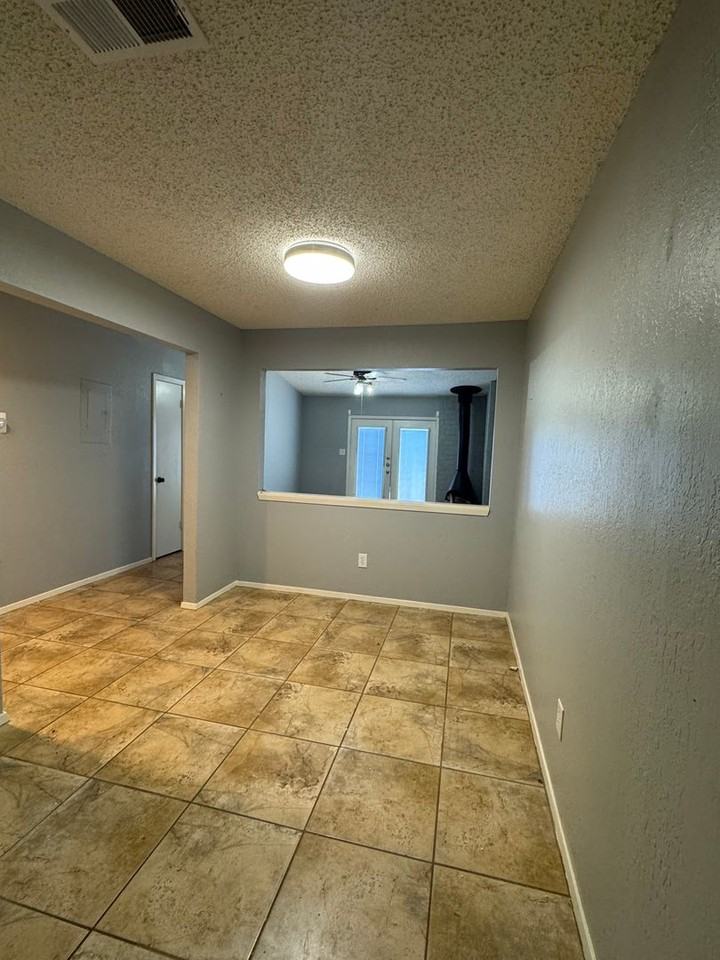 7209 Sparkle Sea Dr - Photo 7 of 17