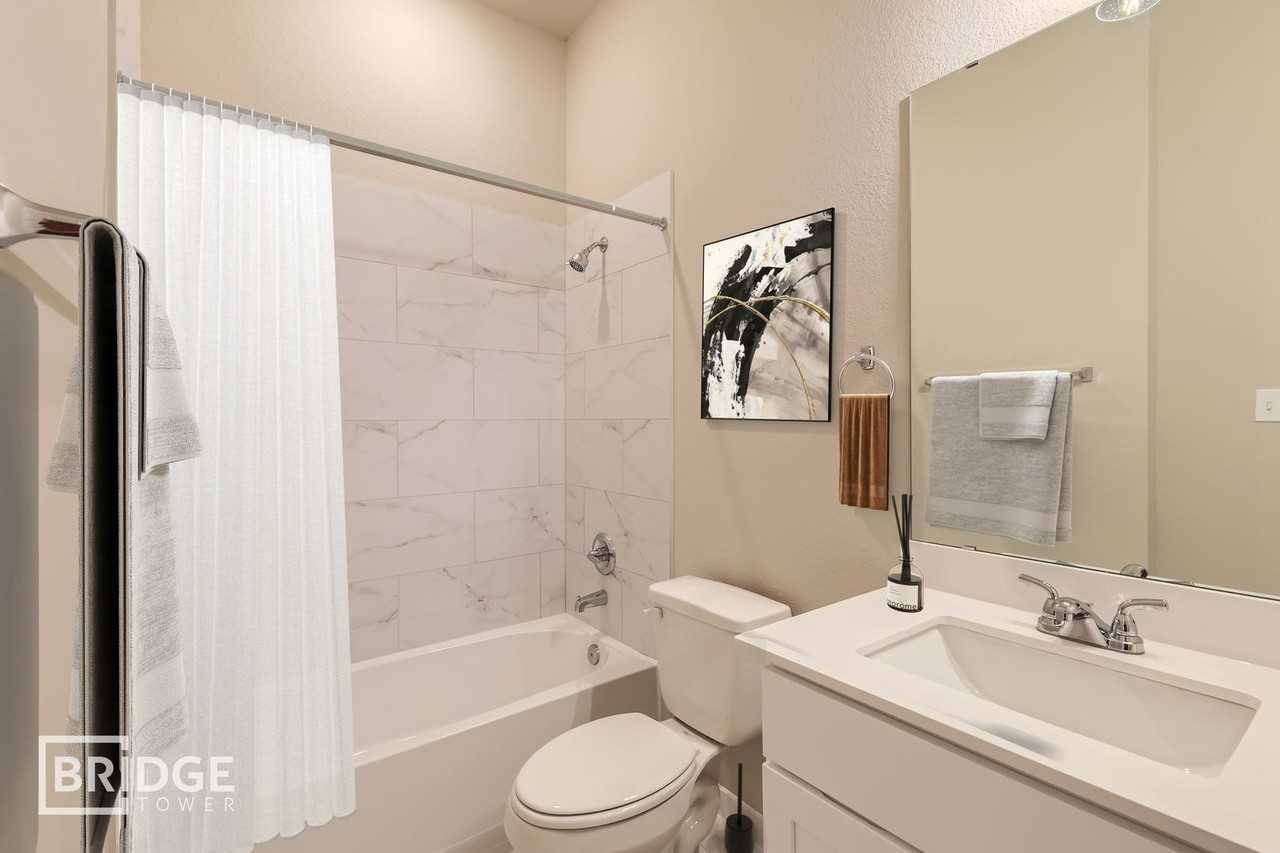 504 Hayfield Ln - Photo 5 of 17