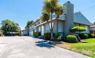 featured image of 104 Winslow Ct