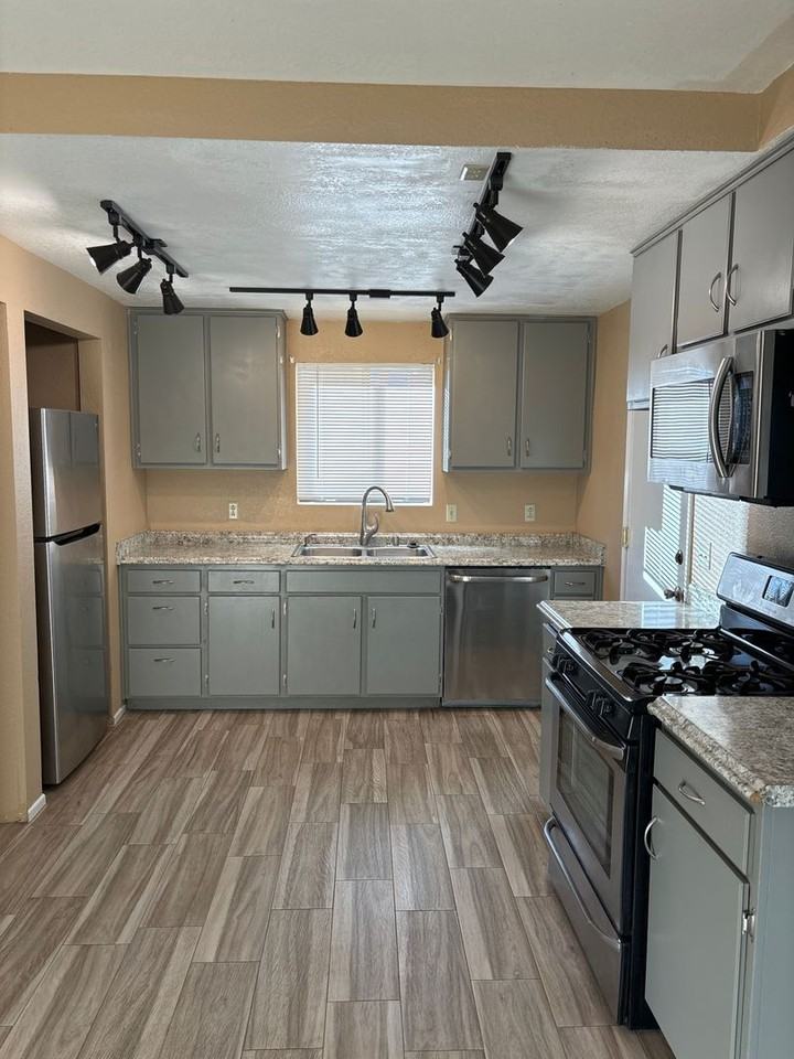 6243 Mojave Ave - Photo 6 of 19