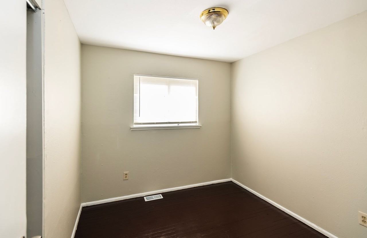 10332 Baron Dr - Photo 5 of 20