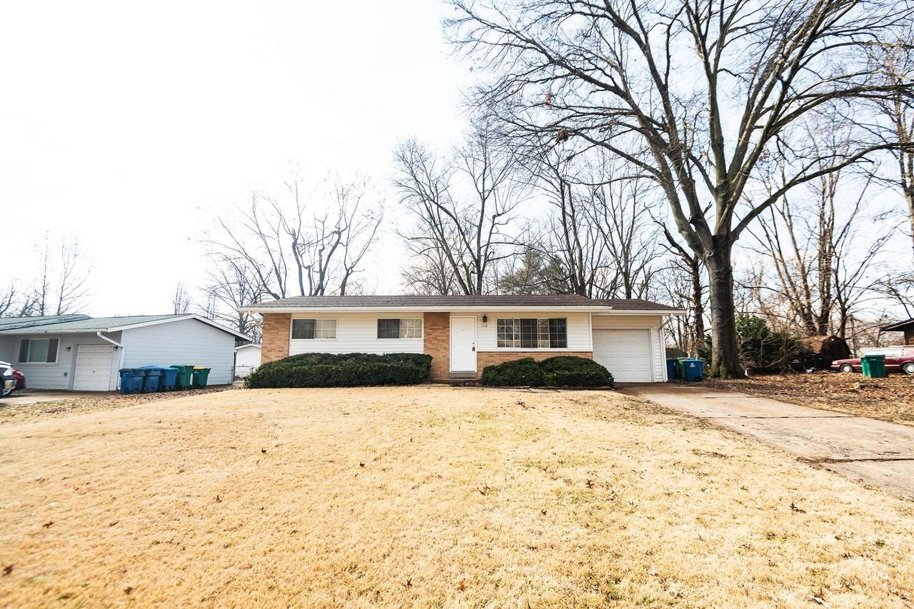 1058 Briarbrae Dr - Photo 2 of 29