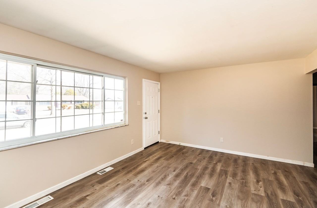 1058 Briarbrae Dr - Photo 6 of 29