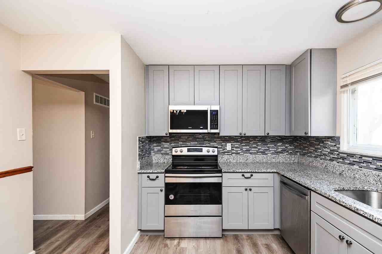 1058 Briarbrae Dr - Photo 7 of 29