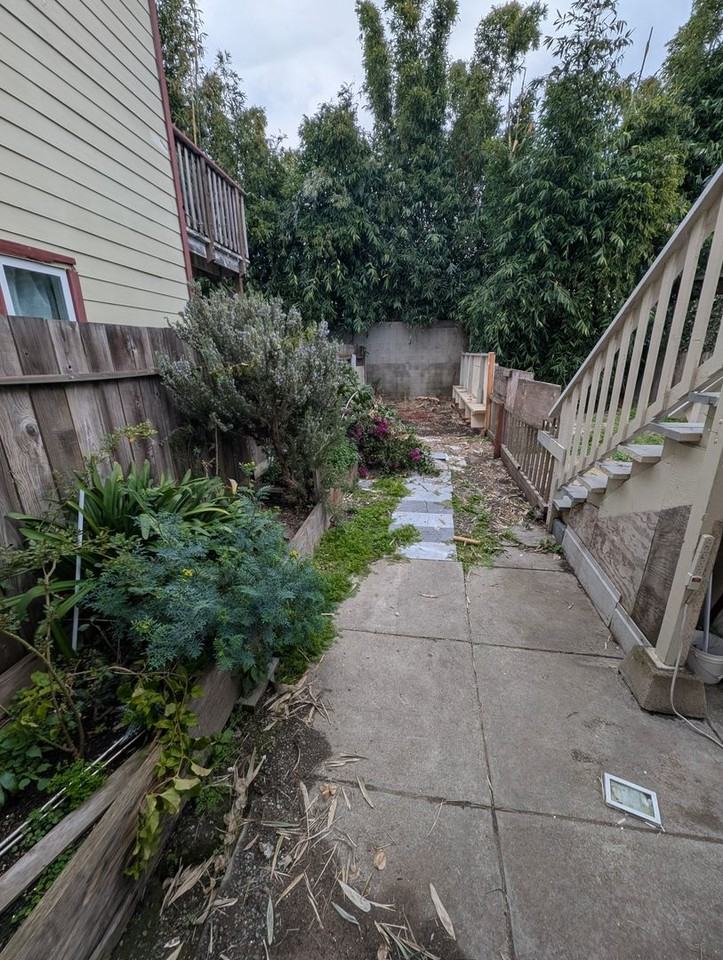 322 Peralta St - Photo 5 of 9