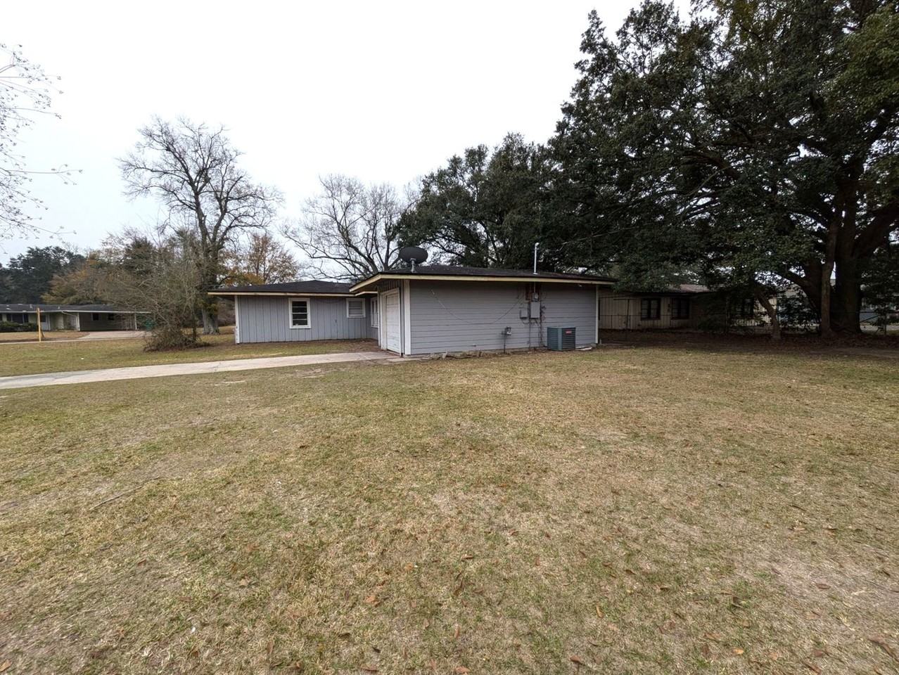 302 Bridal Wreath Ave - Photo 2 of 20