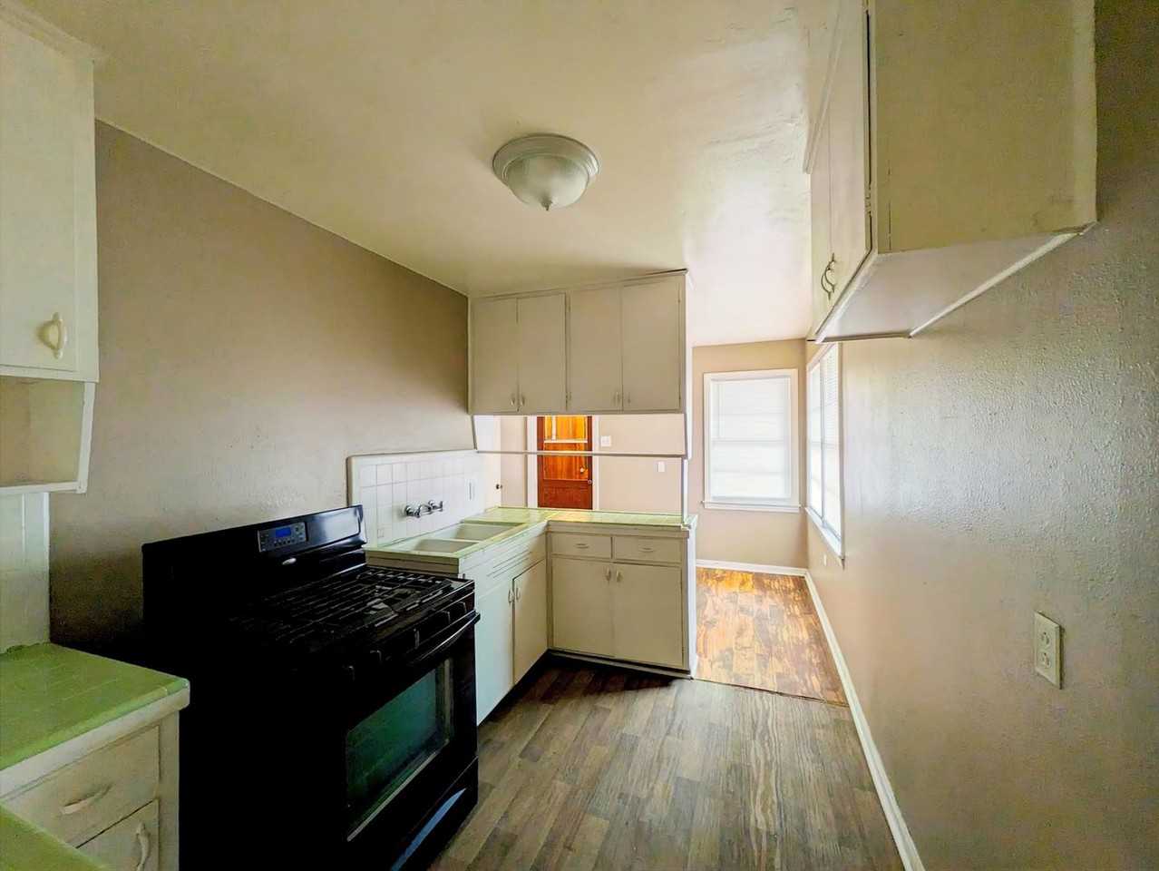 302 Bridal Wreath Ave - Photo 5 of 20