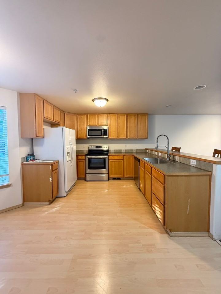 17429 52nd Ave W - Photo 7 of 21