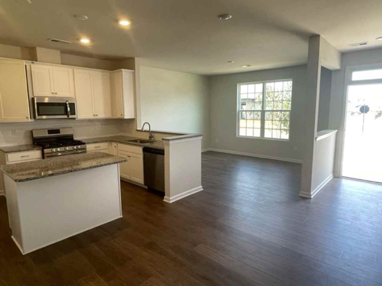 15724 Country House St - Photo 5 of 17