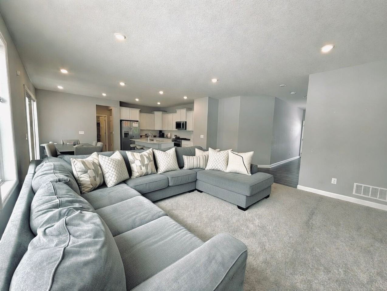 11437 83rd Ln Ne - Photo 5 of 39