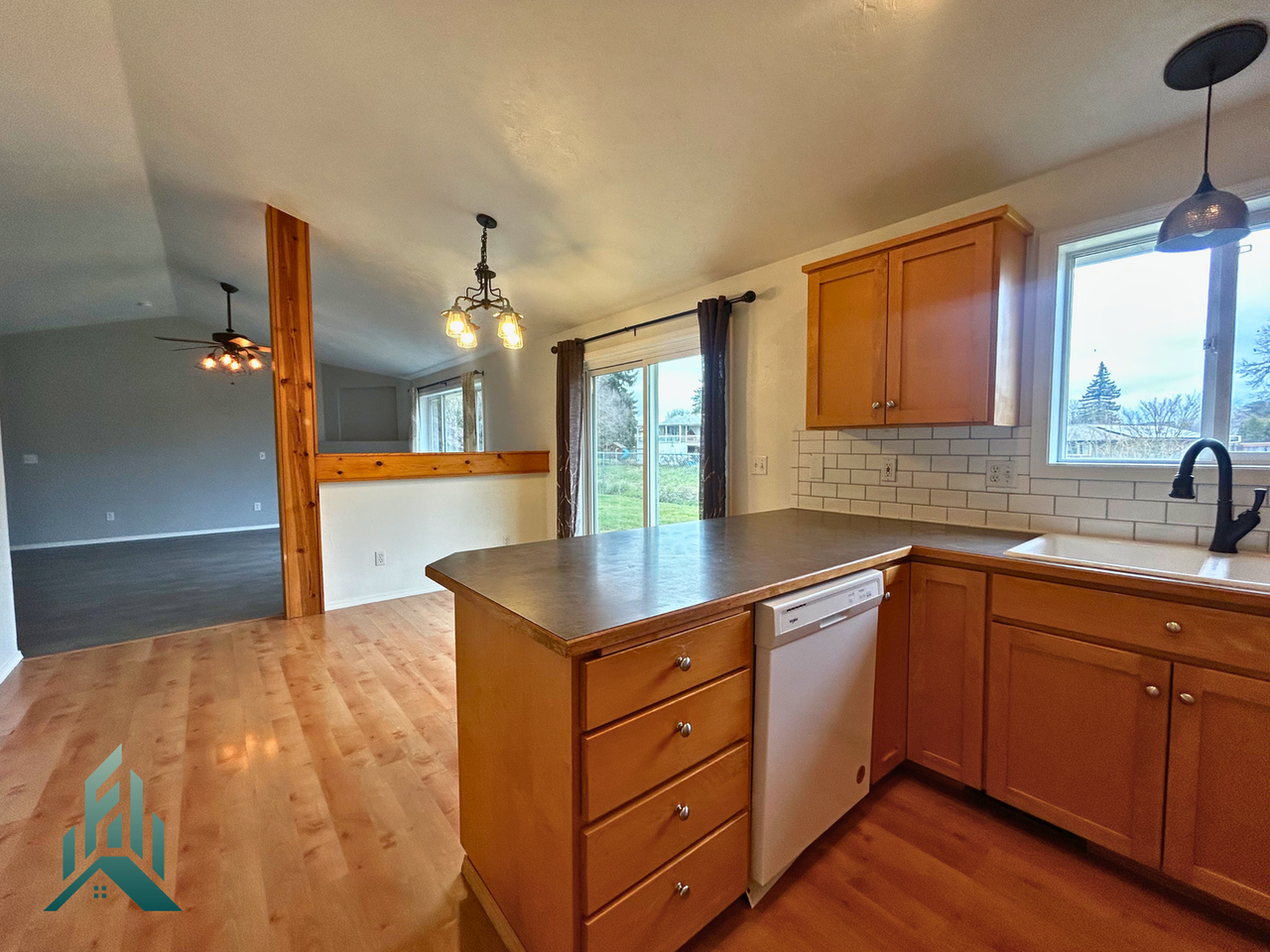 2345 Columbus St Se - Photo 7 of 18