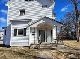 featured image of 1100 S 13th St