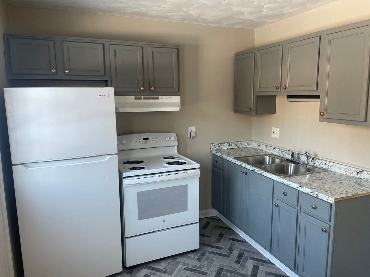 1215 Moorman Ave Nw - Photo 7 of 20