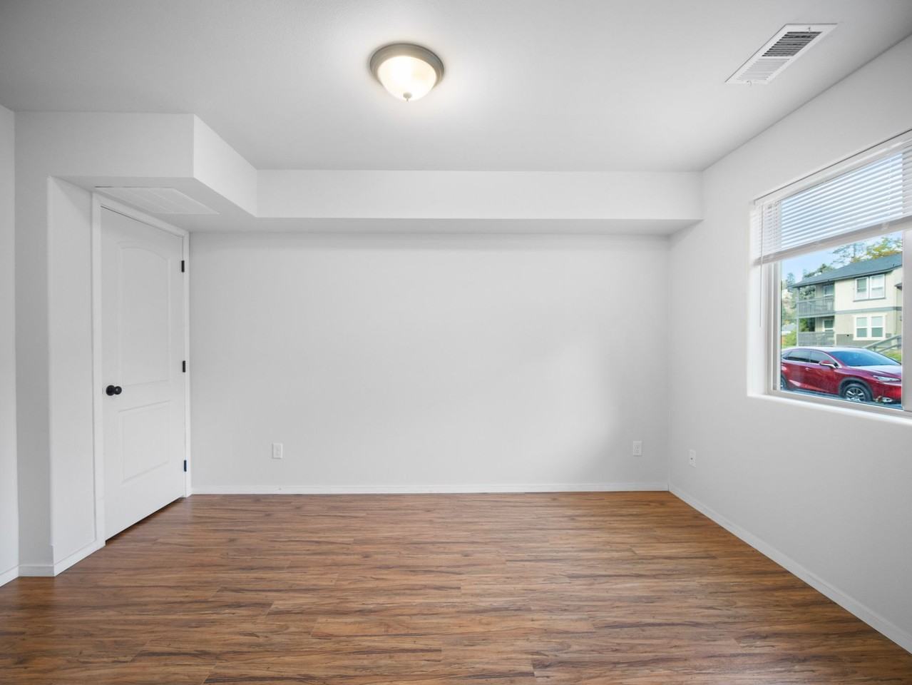 Lincoln Townhomes - Photo 3 of 27