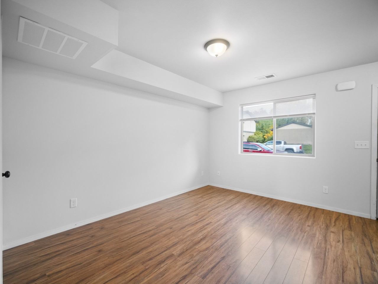 Lincoln Townhomes - Photo 4 of 27