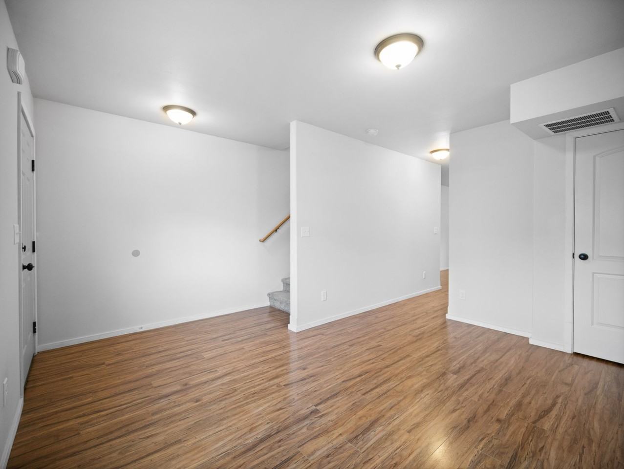 Lincoln Townhomes - Photo 6 of 27