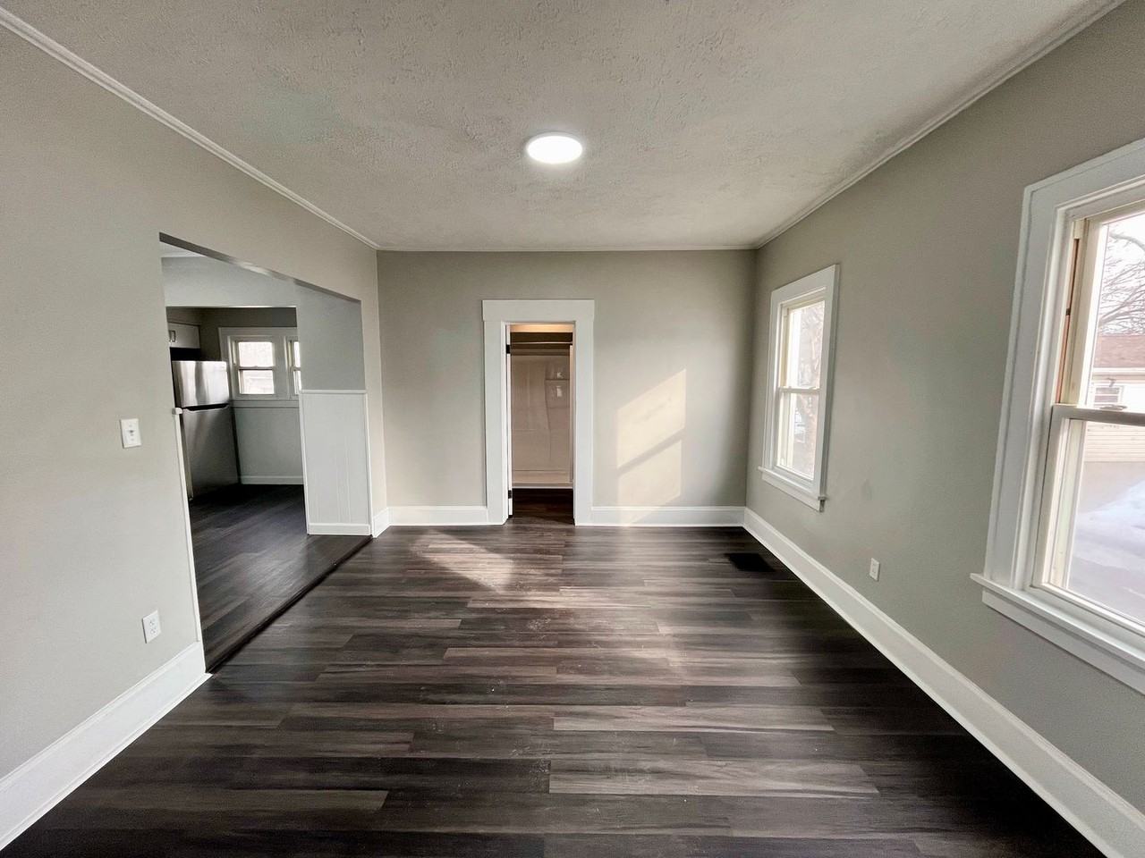 2009 Grand Ave - Photo 4 of 16