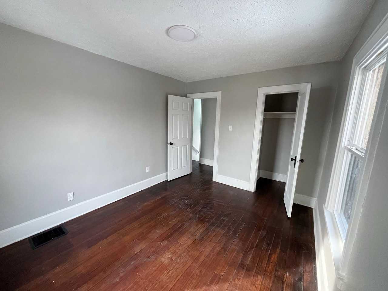 2009 Grand Ave - Photo 5 of 16