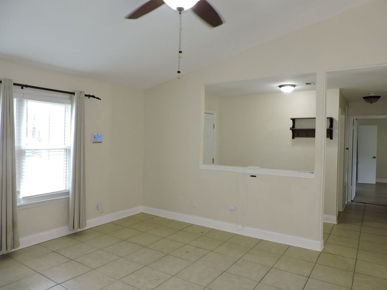 4407 Eastpointe Dr - Photo 2 of 22