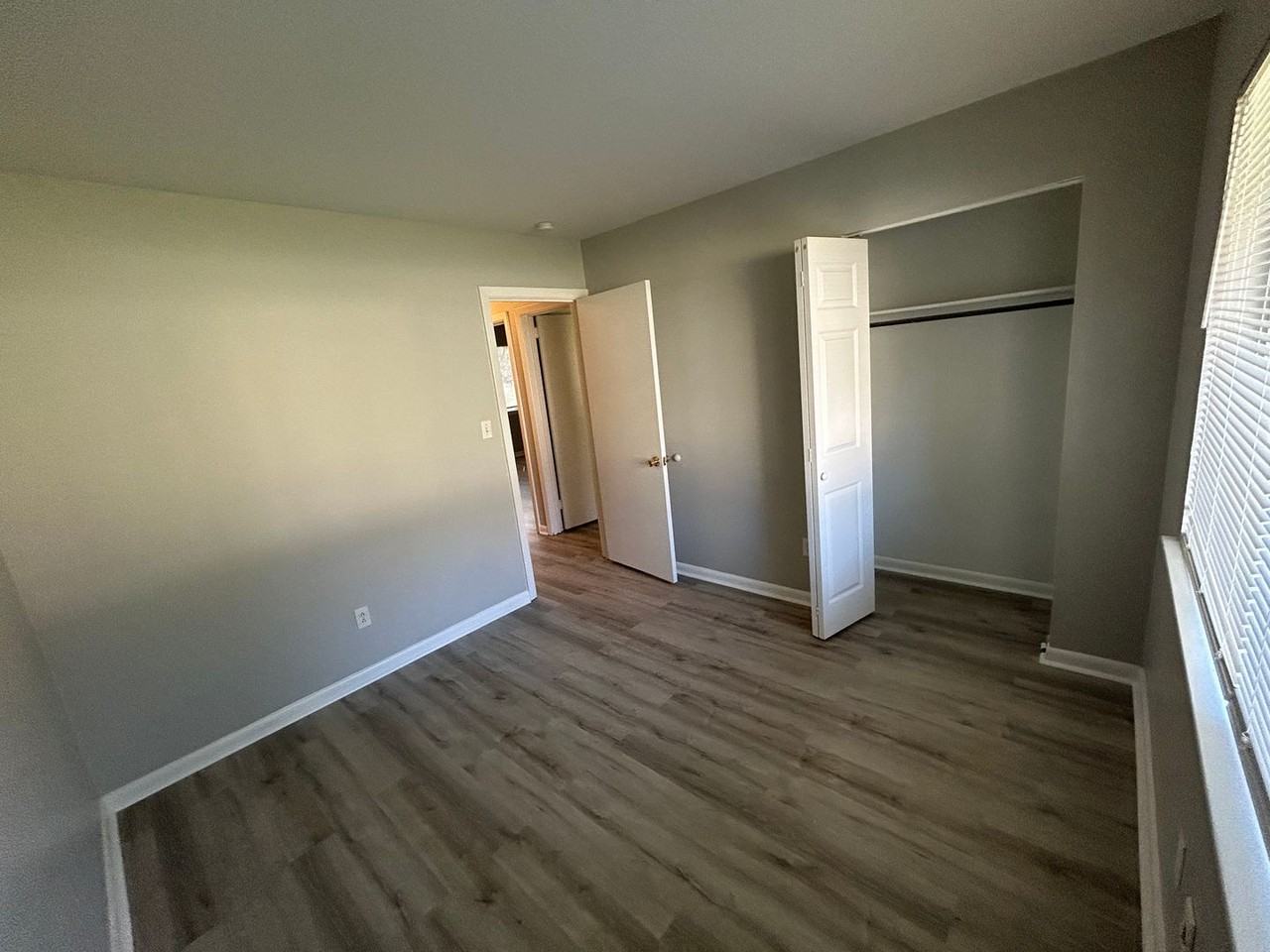 6013 Cowin Dr Nw - Photo 3 of 9