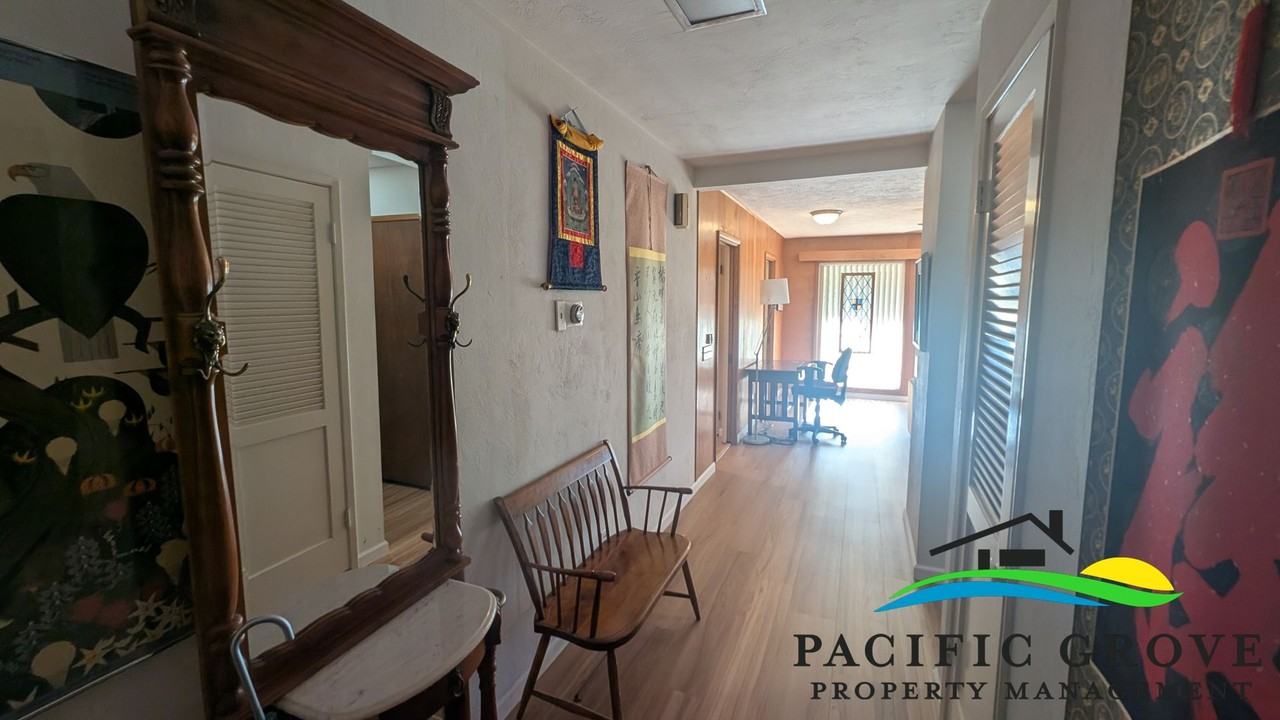 4192 Crest Rd - Photo 3 of 35