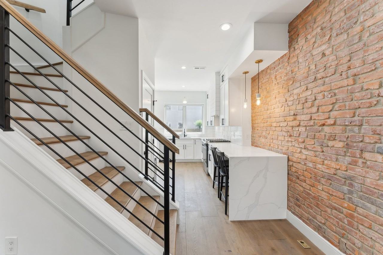 1537 C St Se - Photo 5 of 18