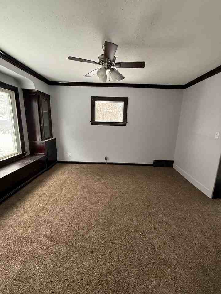 15106 Edgewood Ave - Photo 3 of 9