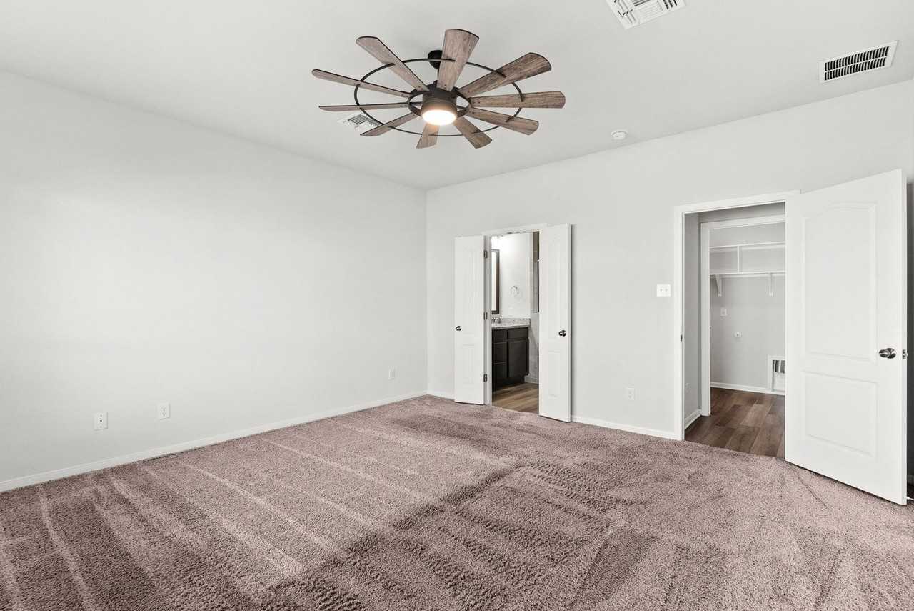 10202 Eaglefire Dr - Photo 7 of 17