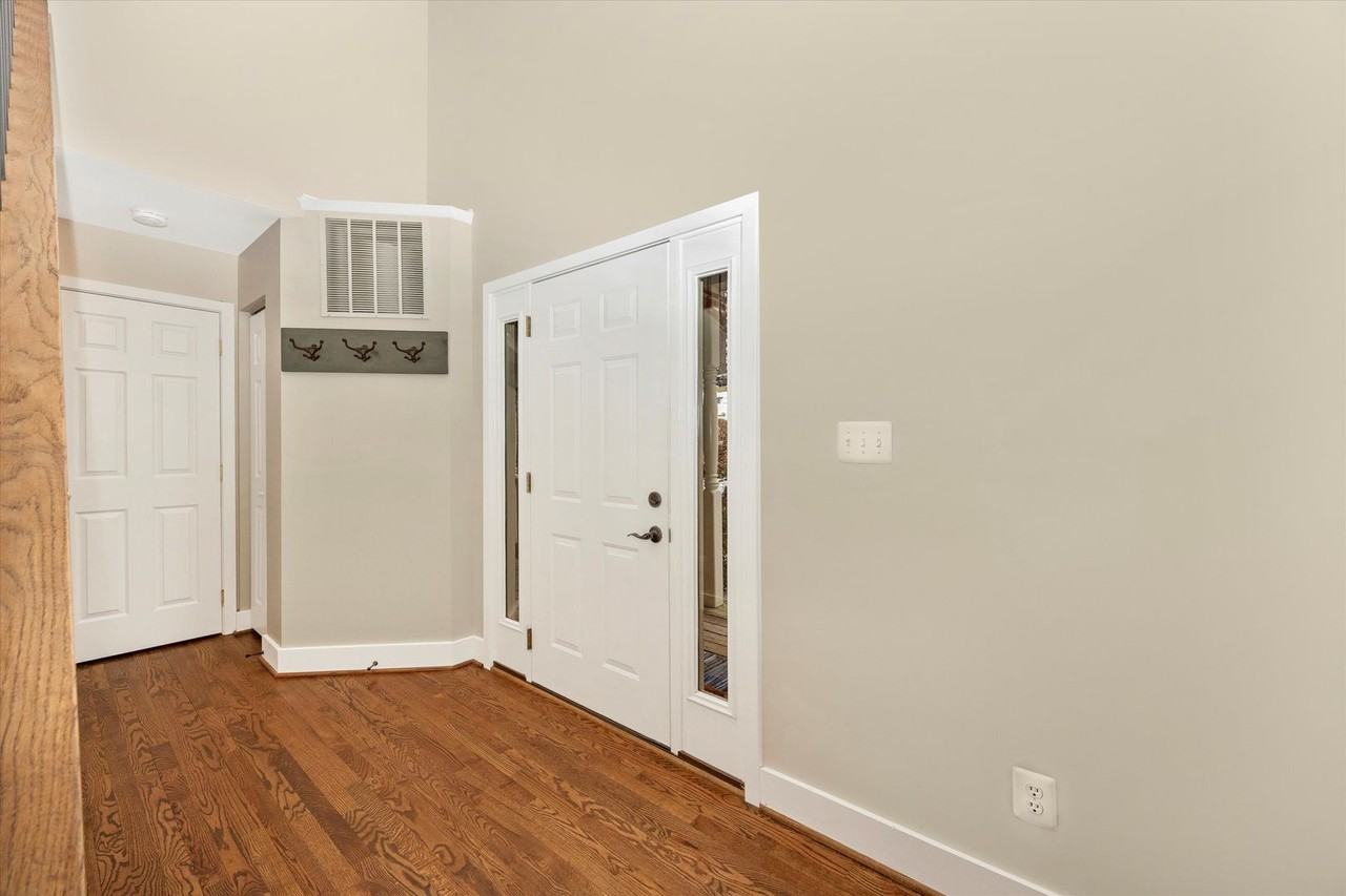 6976 Meadowpoint Ter - Photo 3 of 50