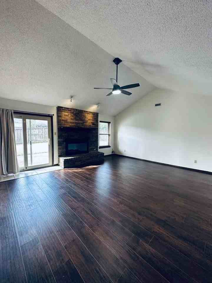 3406 Erin Oaks St - Photo 6 of 33