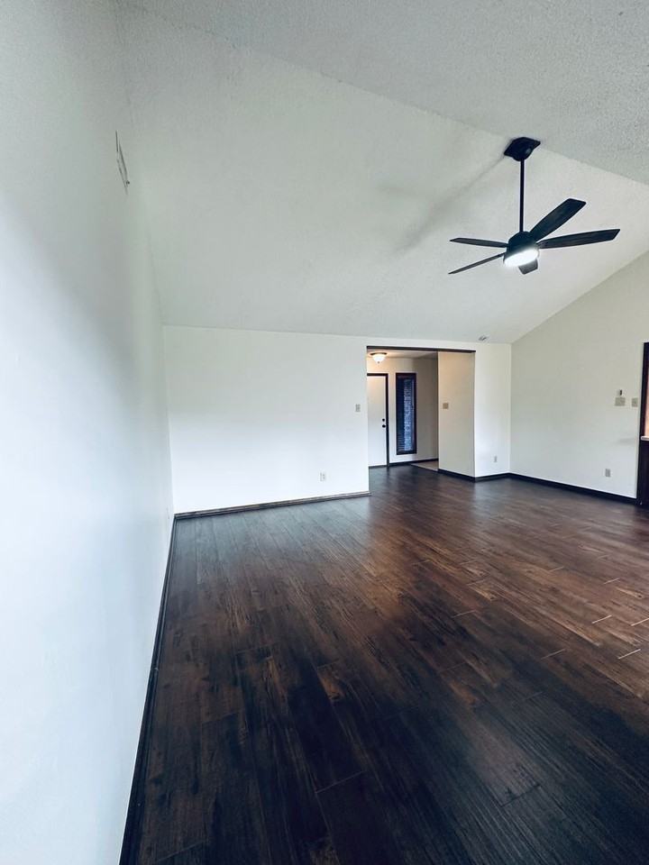 3406 Erin Oaks St - Photo 7 of 33