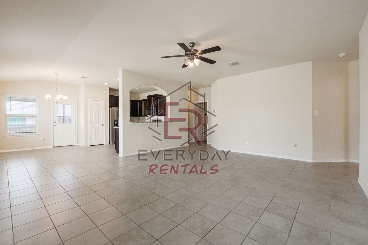 2004 Mallard Ct - Photo 3 of 16