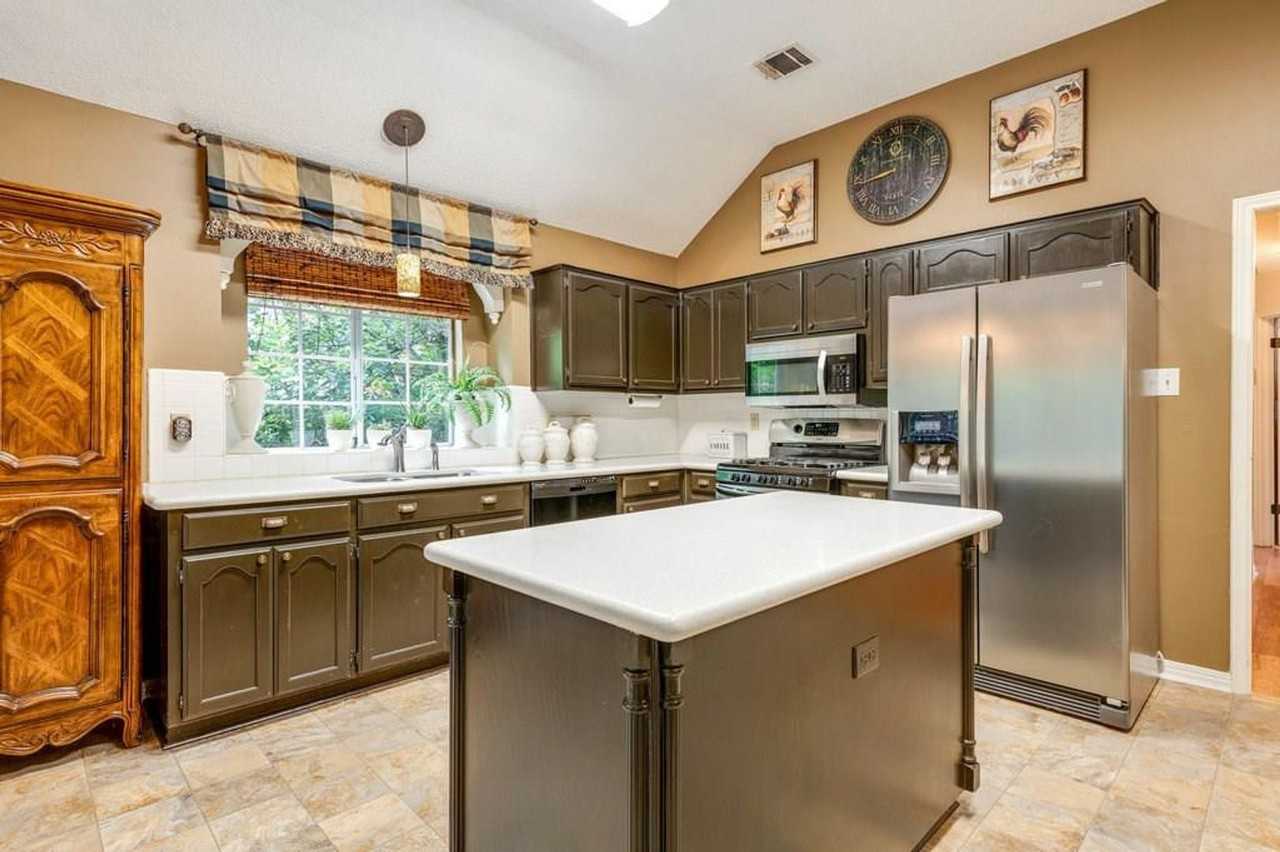 3503 Latimer Dr - Photo 2 of 5