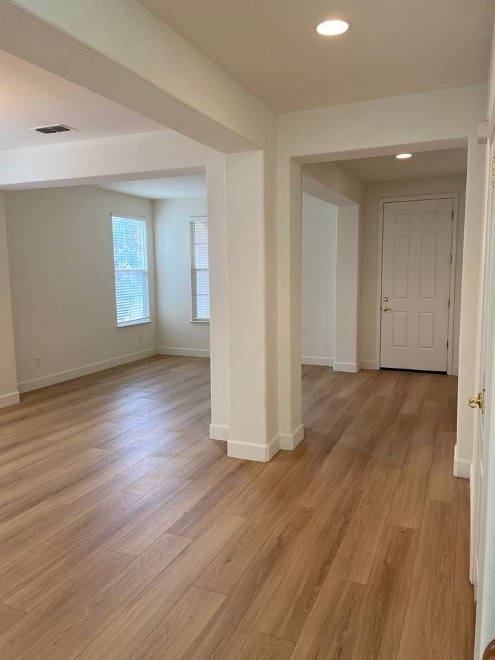 1137 Kidder Way - Photo 4 of 24