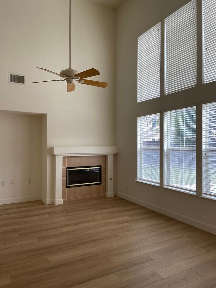 1137 Kidder Way - Photo 6 of 24