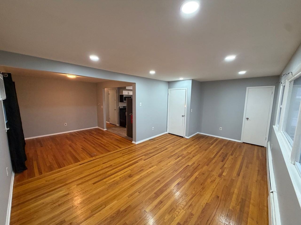 407 W Stimpson Ave - Photo 2 of 10