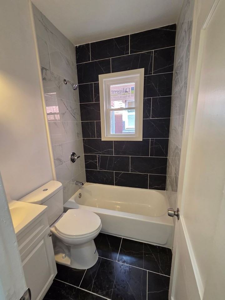 3605 5th St - Photo 3 of 5