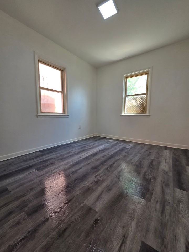 3605 5th St - Photo 5 of 5