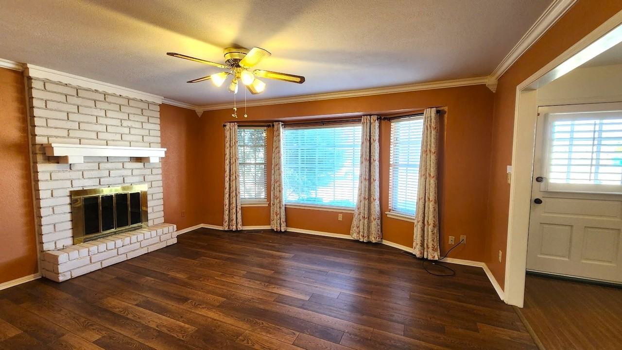 3100 Elmwood Ave - Photo 7 of 40