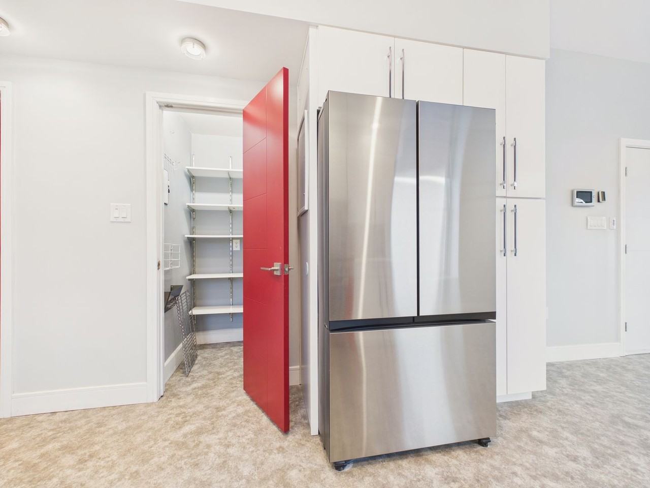 1017 N Front St - Photo 5 of 29