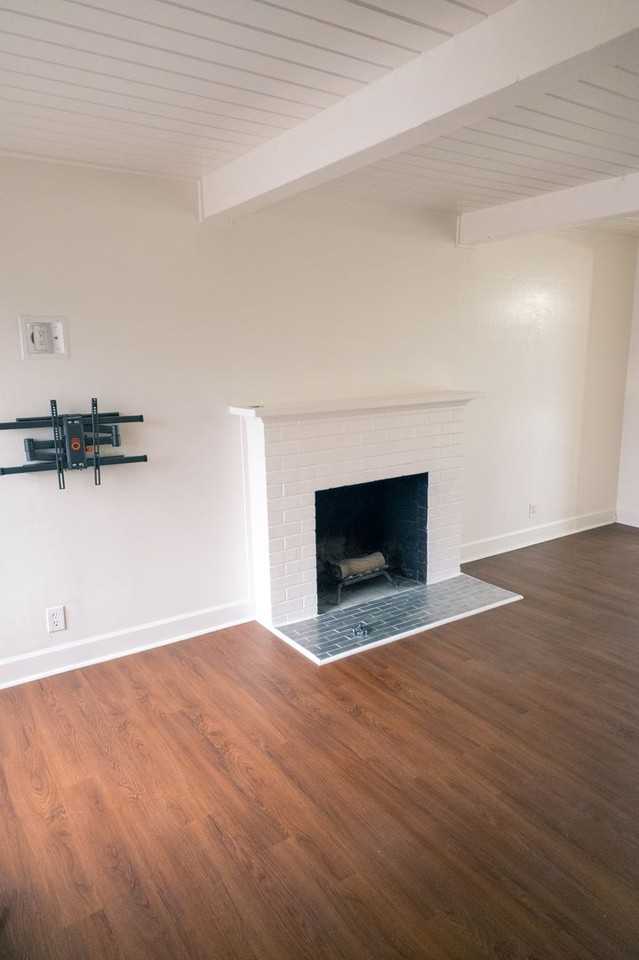 1370 Hollyburne Ave - Photo 4 of 20