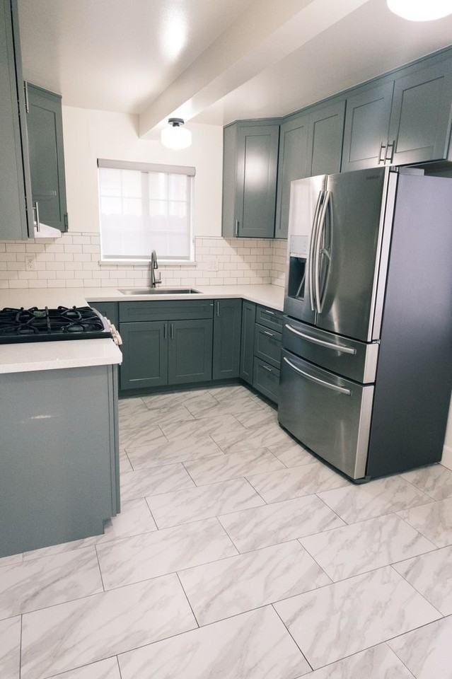 1370 Hollyburne Ave - Photo 7 of 20