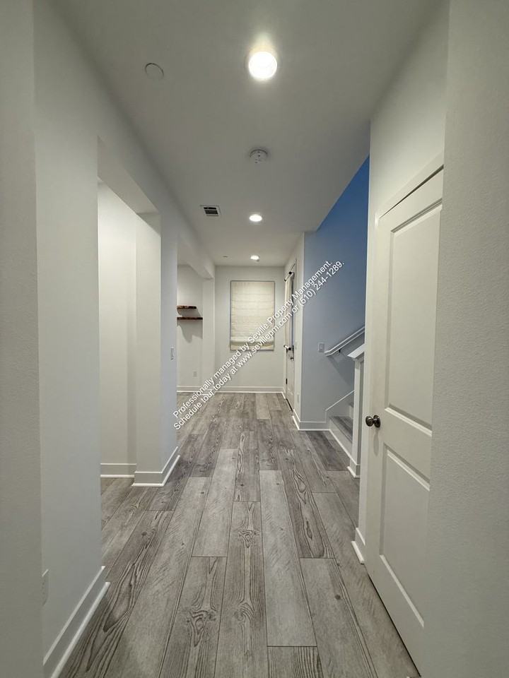 1922 Willow St - Photo 7 of 36