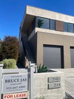 featured image of 1542 N Hoover St