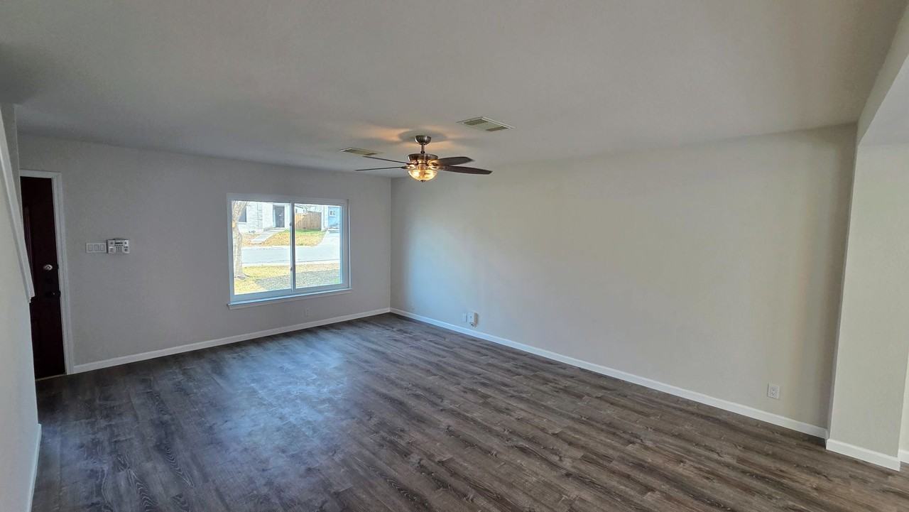 3717 Candlecreek Ct - Photo 7 of 16